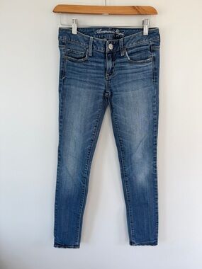 American Eagle Outfitters Faded Blue Skinny Jeans - Women's